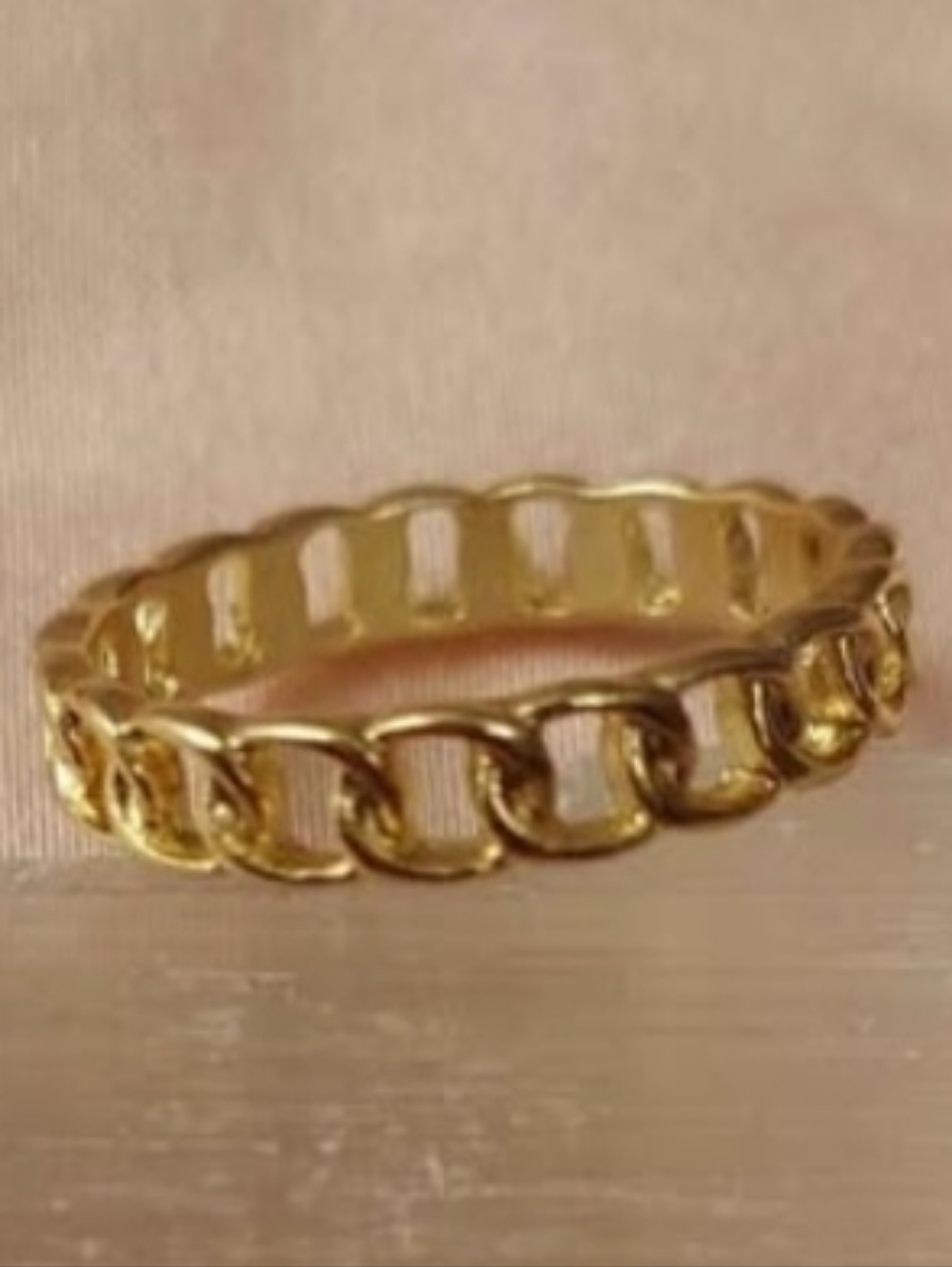 Gold Chain-Link Women's Ring - Elegant Band